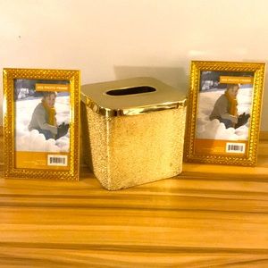 Tissue box holder